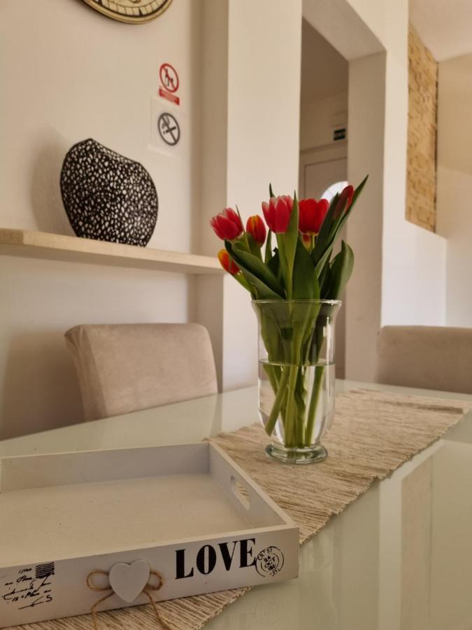Bruno'S Poolside Apartments - Near Beach Trogir Exterior foto
