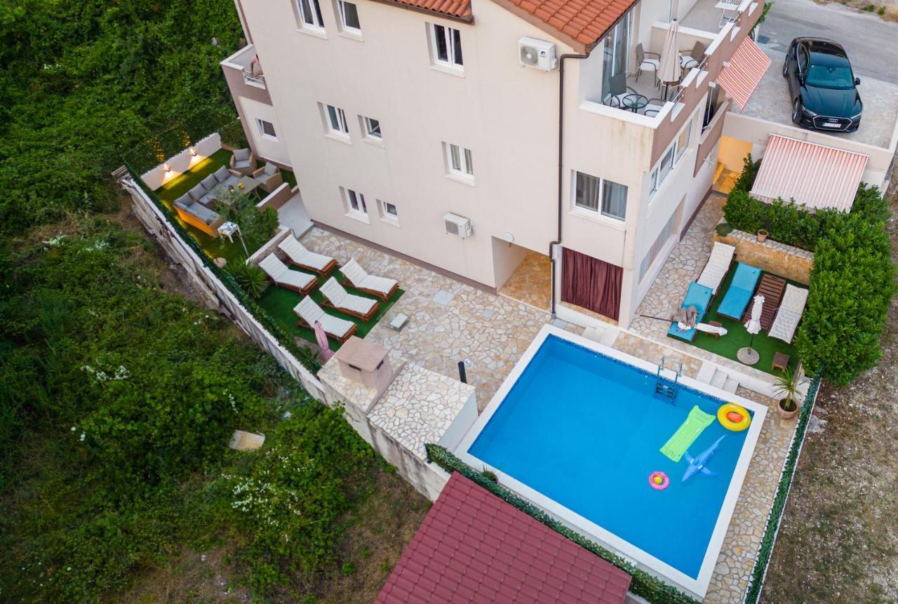 Bruno'S Poolside Apartments - Near Beach Trogir Exterior foto