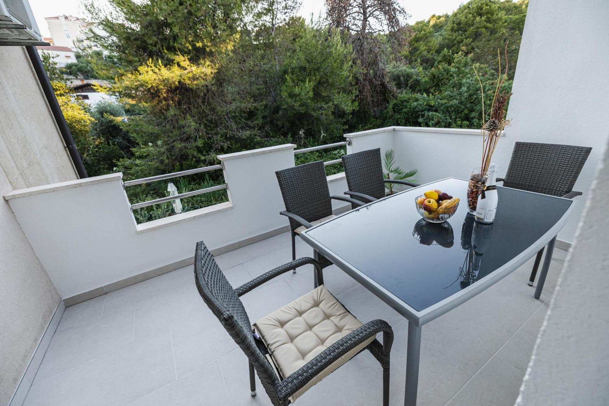 Bruno'S Poolside Apartments - Near Beach Trogir Exterior foto