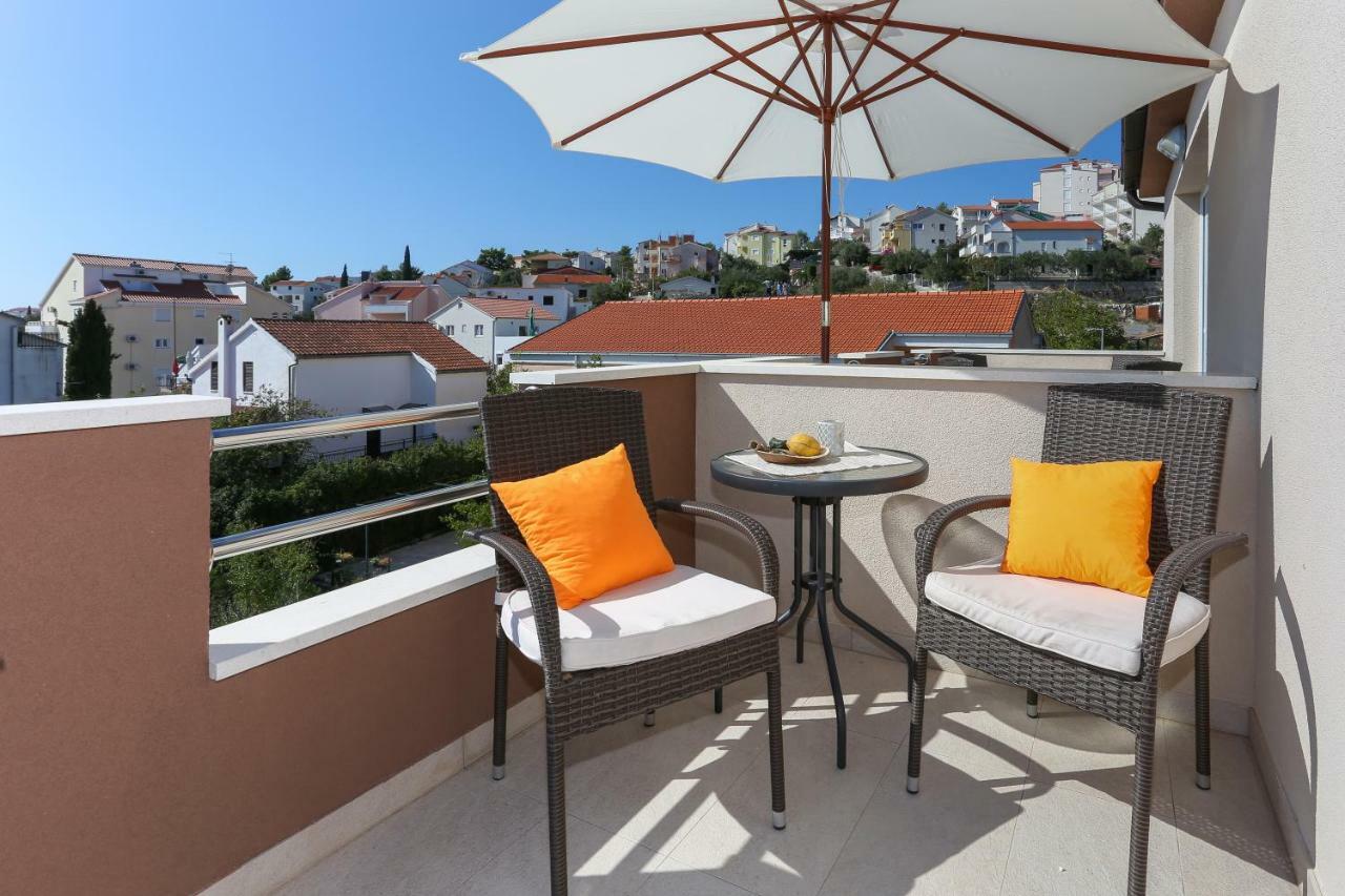 Bruno'S Poolside Apartments - Near Beach Trogir Exterior foto