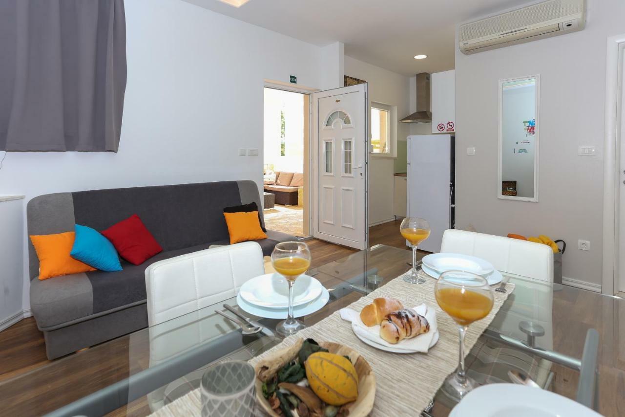 Bruno'S Poolside Apartments - Near Beach Trogir Exterior foto